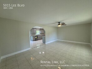 5015 Lee Blvd in Lehigh Acres, FL - Building Photo - Building Photo