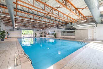 Lord Halifax Place in Ottawa, ON - Building Photo - Building Photo