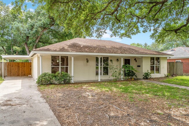 property at 6015 Dover Pl