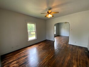 909 N Griffin St in Danville, IL - Building Photo - Building Photo