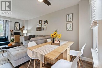 48 Enfield Crescent in Brantford, ON - Building Photo - Building Photo