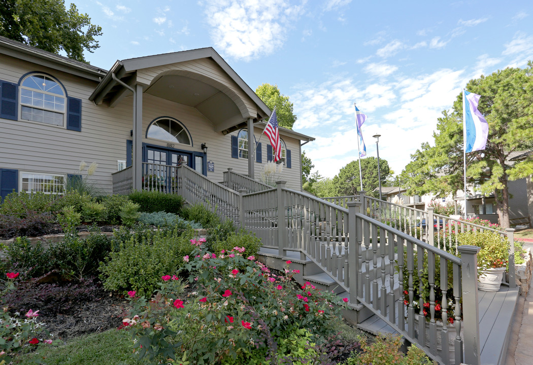 Deerfield Estates in Tulsa, OK - Building Photo