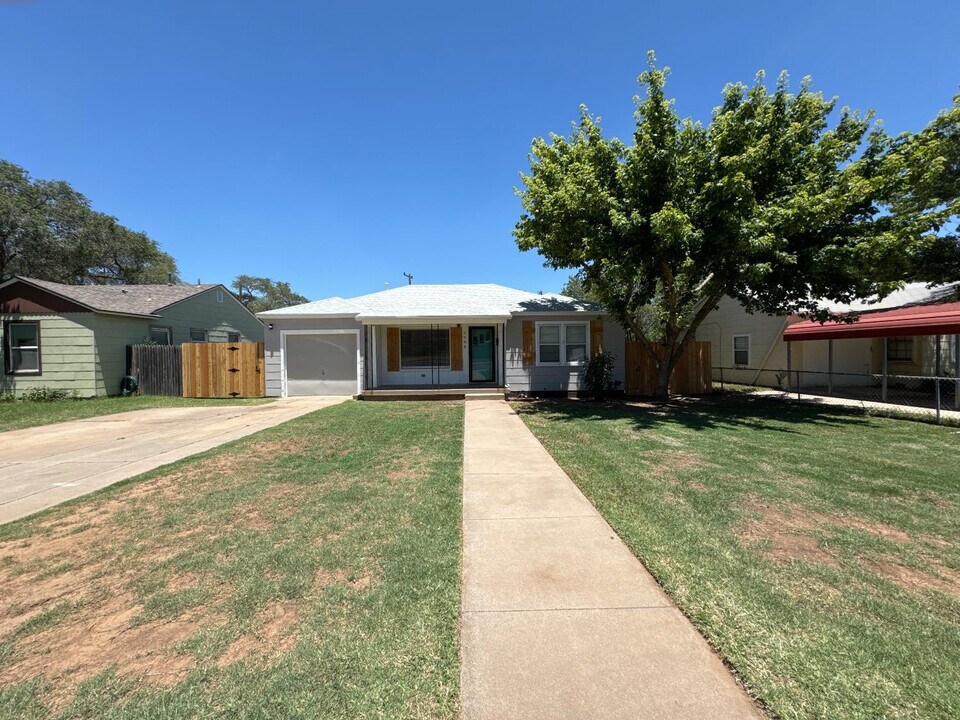 2608 38th St in Lubbock, TX - Building Photo