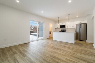 2 Elmwood St in Amesbury, MA - Building Photo - Building Photo