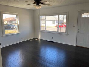 811 Rubens St in Tell City, IN - Foto de edificio - Building Photo