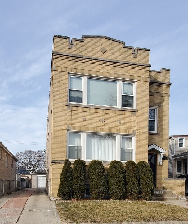 3836 N Nordica Ave in Chicago, IL - Foto de edificio
