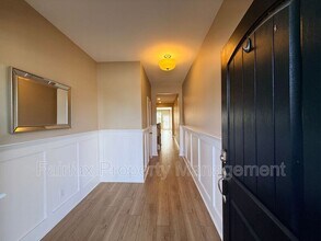 212 Ellsworth Manor Dr in Hillsborough, NC - Building Photo - Building Photo