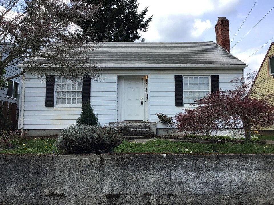 7323 N McKenna Ave in Portland, OR - Building Photo