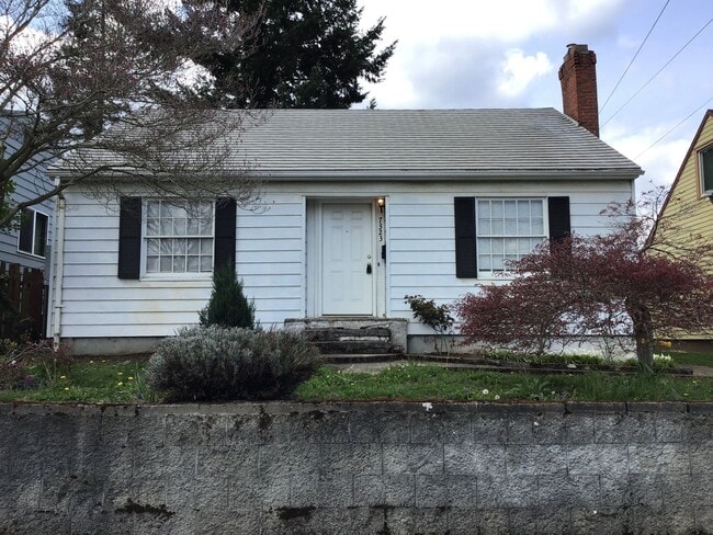 property at 7323 N McKenna Ave