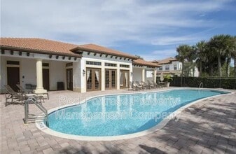 15740 Portofino Springs Blvd in Ft. Myers, FL - Building Photo - Building Photo
