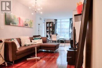 219 Fort York Blvd in Toronto, ON - Building Photo - Building Photo