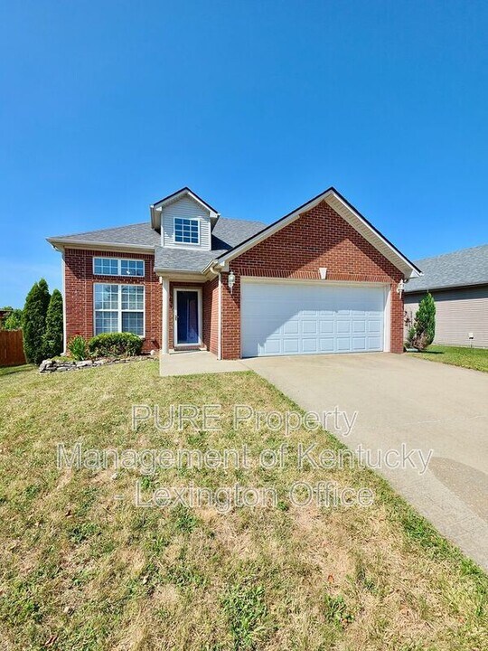 573 Green Valley Dr in Lexington, KY - Building Photo