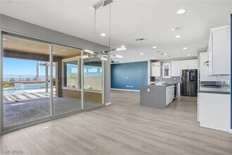 2604 Evolutionary Ln in Las Vegas, NV - Building Photo - Building Photo