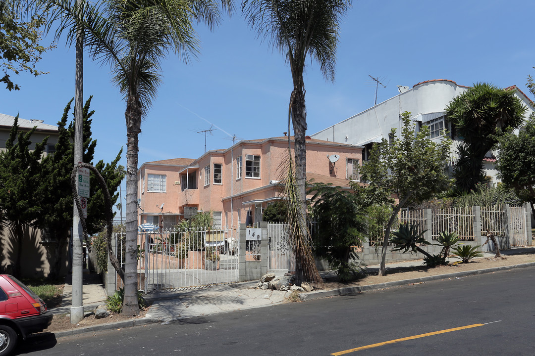 149 N Kenmore Ave in Los Angeles, CA - Foto de edificio