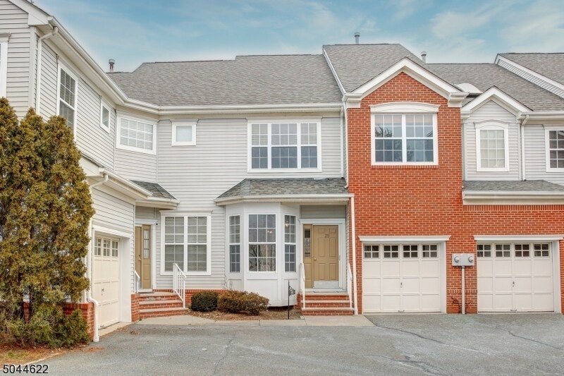 29 Gordon Cir in Parsippany Troy Hills, NJ - Building Photo