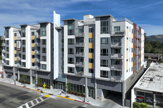 888 4th Street in Santa Rosa, CA - Foto de edificio - Building Photo