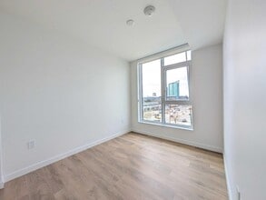 13738 Central Ave in Surrey, BC - Building Photo - Building Photo