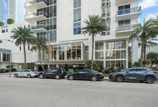 600 NE 27th St, Unit 2401 in Miami, FL - Foto de edificio - Building Photo