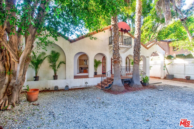 property at 1147 Wilcox Pl