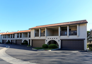 Southland Villas in Hayward, CA - Building Photo - Building Photo