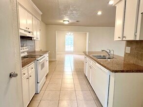 12315 Hawthorne Dr in Montgomery, TX - Building Photo - Building Photo