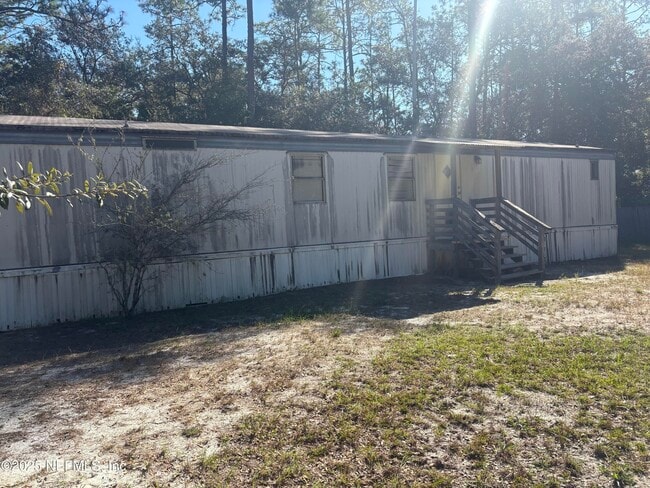 119 Davis St in Interlachen, FL - Building Photo - Building Photo