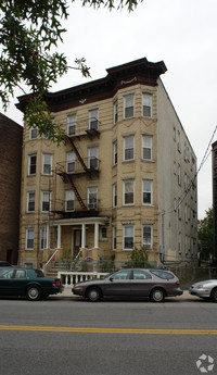 103-105 Mclean Ave in Yonkers, NY - Building Photo - Building Photo