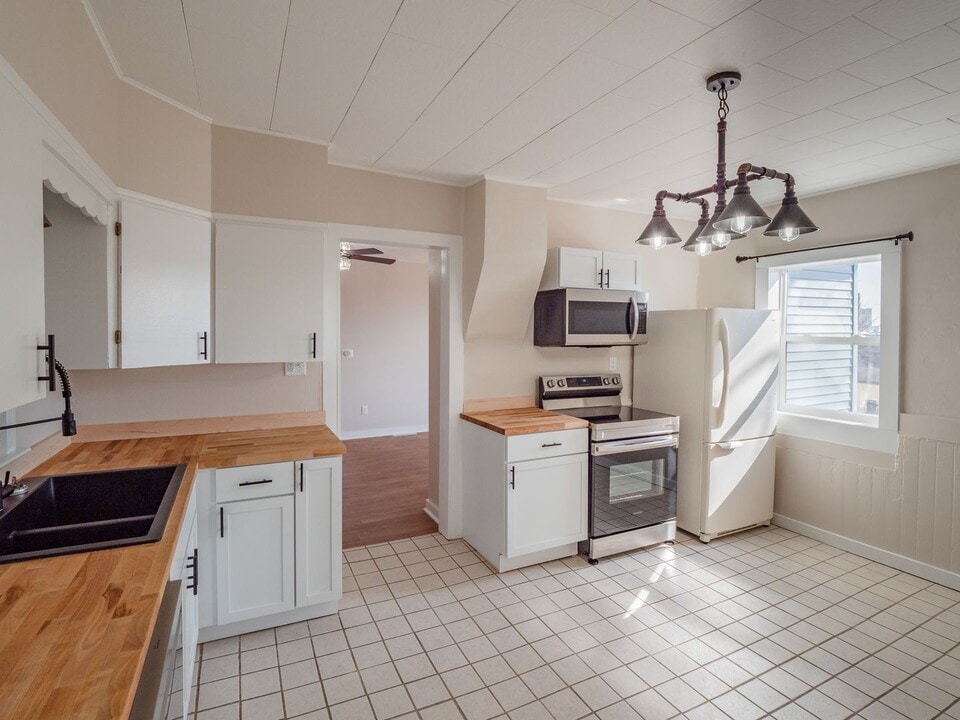 1620 14th Ave SE in Cedar Rapids, IA - Building Photo