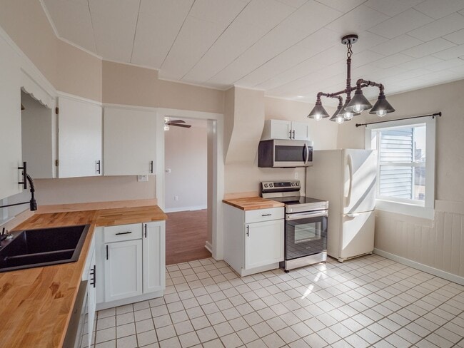 property at 1620 14th Ave SE