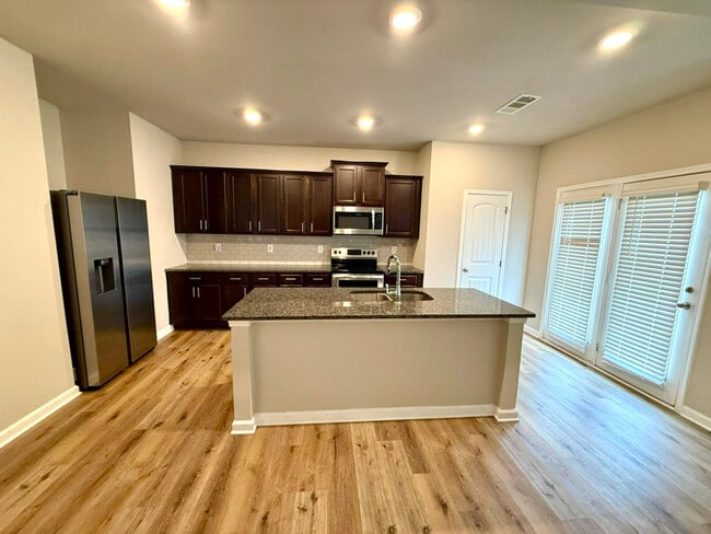 4724 Rdg Vly Dr in Gainesville, GA - Foto de edificio - Building Photo