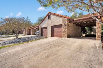 105 Caleta Beach in San Antonio, TX - Building Photo - Building Photo
