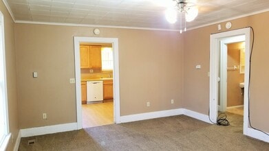 313 N Indiana St in Weatherford, OK - Building Photo - Building Photo