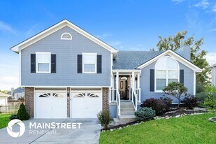 421 SW Hamilton Ln in Grain Valley, MO - Building Photo