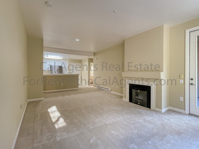 260 Caldecott Ln in Oakland, CA - Building Photo - Building Photo