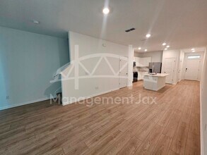 5914 Ortega Lk Dr in Jacksonville, FL - Building Photo - Building Photo