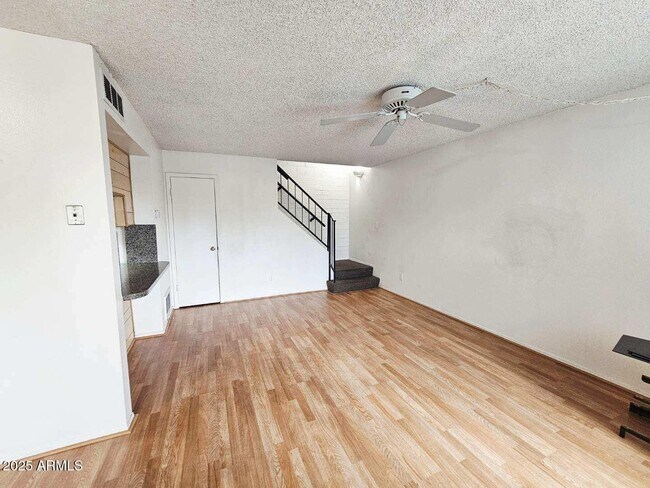 5446 W Sheena Dr in Glendale, AZ - Building Photo - Building Photo