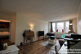 1999 Commonwealth Ave, Unit 12a in Boston, MA - Foto de edificio - Building Photo