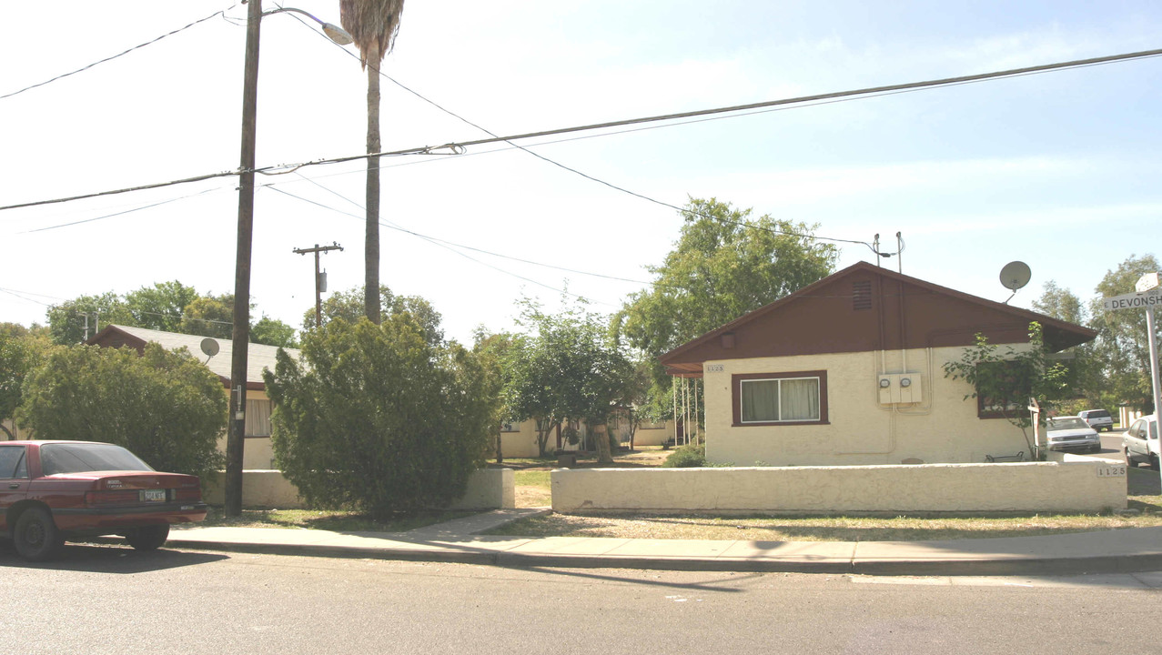 1125 E Devonshire Ave in Phoenix, AZ - Building Photo