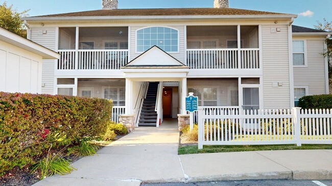 property at 2767 S Knightsbridge Cir