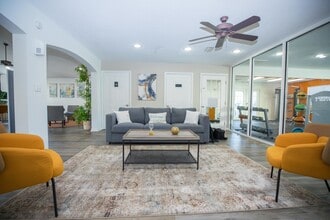 Oakview Landing Apartments in Jacksonville, FL - Foto de edificio - Building Photo