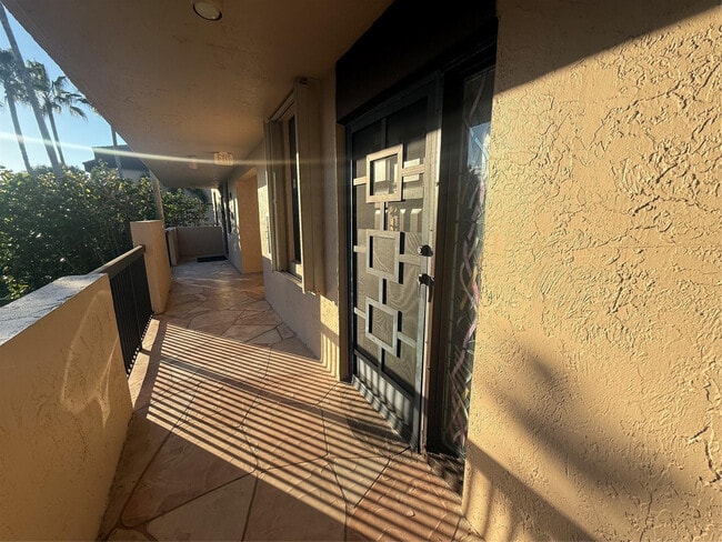 2660 Carambola Cir N in Coconut Creek, FL - Building Photo - Building Photo