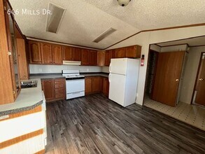 646 W Mills Dr in Towanda, KS - Building Photo - Building Photo