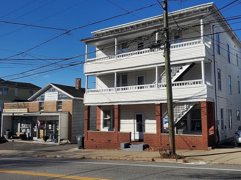 237 E Main St, Unit 1A in Torrington, CT - Building Photo