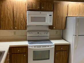 3626 Whitehall Dr in West Palm Beach, FL - Building Photo - Building Photo