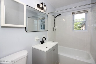 12 Windsor Terrace in Freehold, NJ - Building Photo - Building Photo