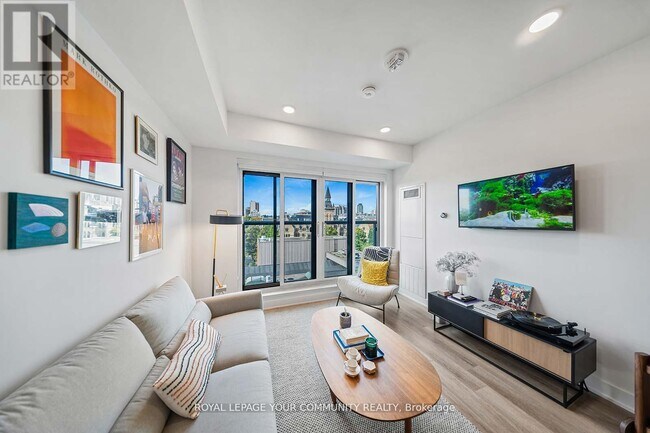 property at 484 Spadina Ave.