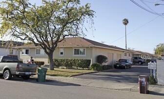 West Sunset Court in Hayward, CA - Building Photo