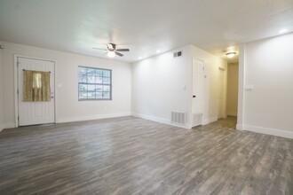 1105 Poppy Ave in Orlando, FL - Building Photo - Building Photo