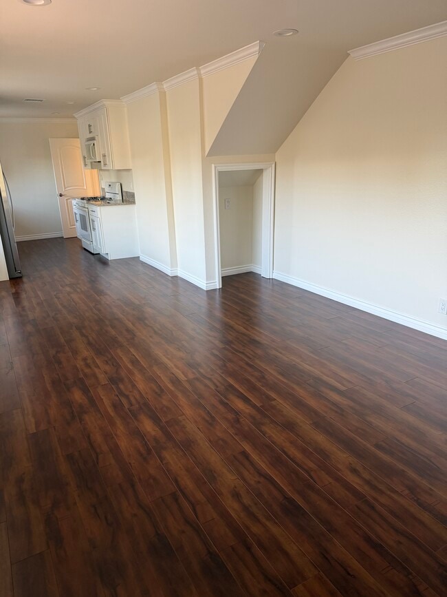 641 Corwin Ave in Glendale, CA - Foto de edificio - Building Photo