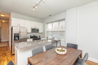 1503 N Talman Ave, Unit Ch in Chicago, IL - Building Photo - Building Photo